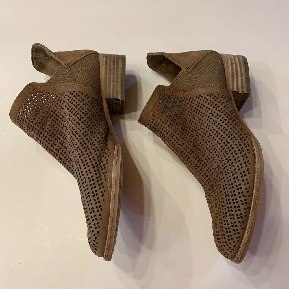 Vince Camuto Celine Ankle Boots Size 7M Suede Leather Perforated Western Boho